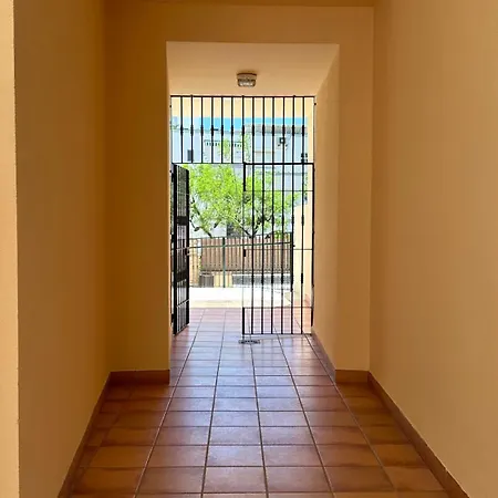 아파트 In With Pool & Private Parking